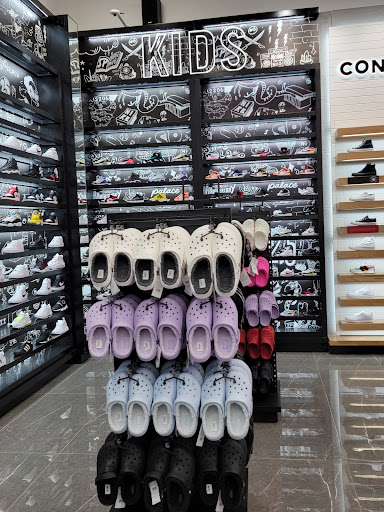 Shoe Store «Shoe Palace», reviews and photos, 1 Sun Valley Mall E119, Concord, CA 94520, USA