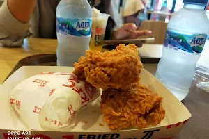 KFC TROPIMART SELINCAH image