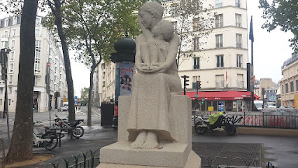 Statue Maternité de Georges Lucien Vacossin