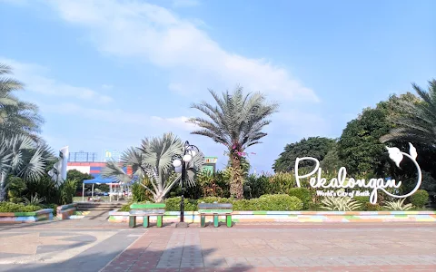 Alun-Alun Kota Pekalongan image