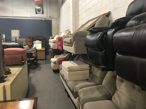 Auction House «RPN Sales & Auction House», reviews and photos, 4451 N Milwaukee Ave, Chicago, IL 60630, USA