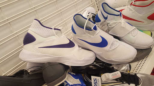 Clothing Store «Ross Dress for Less», reviews and photos, 719 Thompson Ln, Nashville, TN 37204, USA