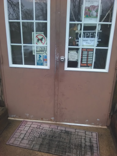 Gourmet Grocery Store «Nodines Gourmet Store», reviews and photos, 39 North St, Goshen, CT 06756, USA