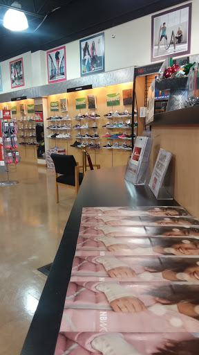 Running Store «New Balance St. Louis», reviews and photos, 11633 Olive Blvd, Creve Coeur, MO 63141, USA