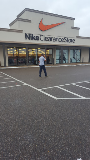 Clothing Store «Nike Clearance Store», reviews and photos, 4099 S Plaza Dr, Memphis, TN 38116, USA