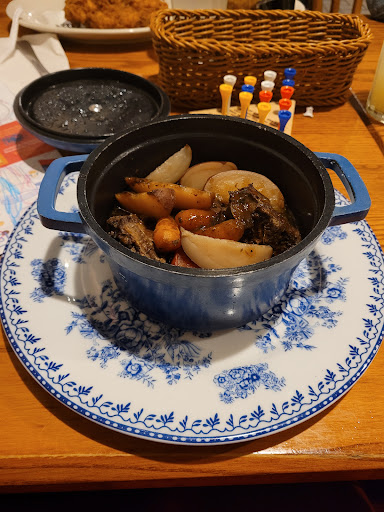 American Restaurant «Cracker Barrel Old Country Store», reviews and photos, 2371 E Aurora Rd, Twinsburg, OH 44087, USA