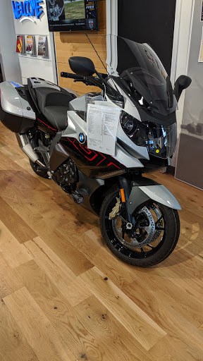 Motorcycle Dealer «Windy City Triumph, Aprilia, Moto Guzzi, Vespa, Piaggio», reviews and photos