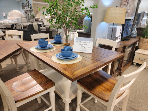 Shopping Mall «Louis Joliet Mall», reviews and photos, 3340 Mall Loop Dr, Joliet, IL 60431, USA