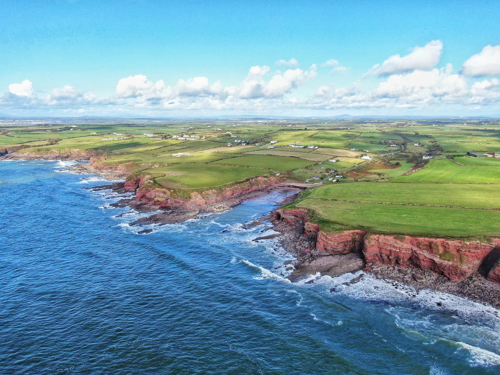 Foto di Rathmoylan Cove Beach con molto pulito livello di pulizia