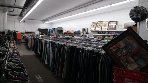 Thrift Store «Dakota Boys and Girls Ranch Thrift Store», reviews and photos, 1001 4th Ave N, Fargo, ND 58102, USA