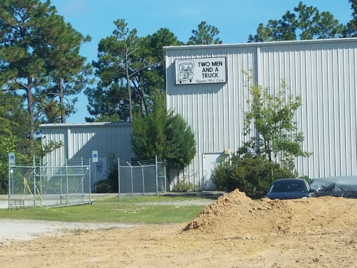 Moving and Storage Service «Two Men and a Truck», reviews and photos, 3861 US-421, Wilmington, NC 28401, USA