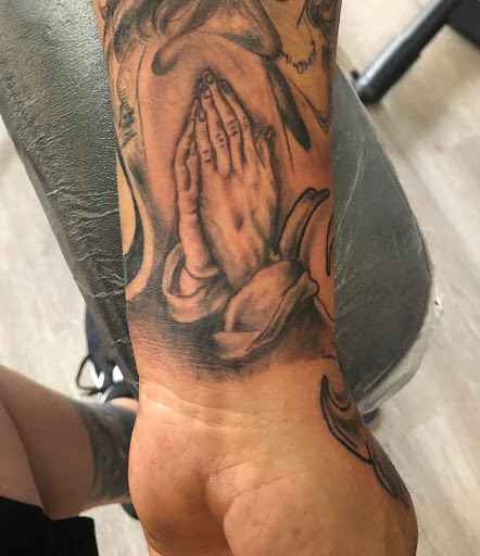 Explore full sleeve tattoo ideas for women, creative tattoo ideas in Lakeland, available at Lyons Den Tattoo Company