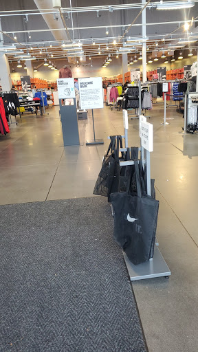 Sporting Goods Store «Nike Factory Store», reviews and photos, 30 N Arkansas Ave, Atlantic City, NJ 08401, USA