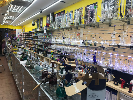 Tobacco Shop «Vape & Smoke Shop - Biscayne», reviews and photos, 2895 Biscayne Blvd, Miami, FL 33137, USA