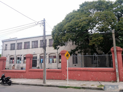 Escuela N° 2 José Pedro Varela / N° 37 Canda