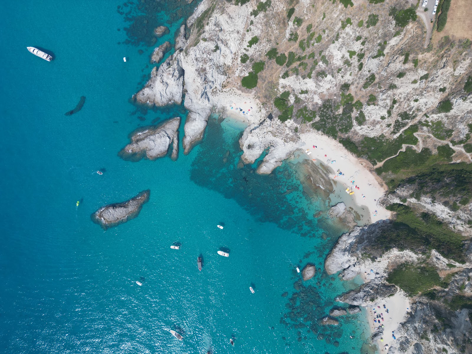Valokuva Praia I Focu Beachista. puhtaustasolla korkea