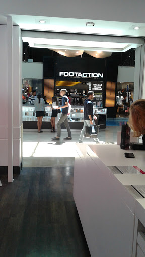 Best Buy Mobile, 11401 NW 12th St #117a, Miami, FL 33172, USA, 