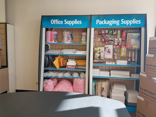 Shipping and Mailing Service «The UPS Store», reviews and photos, 738 W Dundee Rd, Palatine, IL 60074, USA