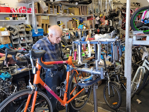 Bicycle Store «Lynbrook Bicycles», reviews and photos, 224 Merrick Rd, Lynbrook, NY 11563, USA