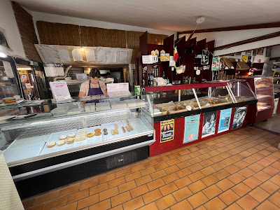 Ici PIZZA BURGER MAISON 1100 avenue dès Bouriennes ,Carrefour des sables vignier,17190 st gorges d Oleron à Saint-Georges-d'Oléron