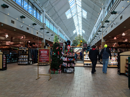 Sporting Goods Store «SCHEELS», reviews and photos, 101 Jordan Creek Pkwy #4000, West Des Moines, IA 50266, USA