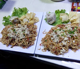 Mie Gajah Mada photo