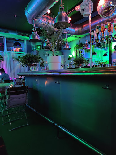GT's Lounge Bar - Bar