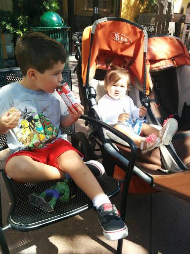 Clothing Store «Gap», reviews and photos, 5690 Bay St, Emeryville, CA 94608, USA