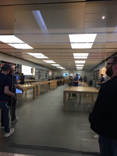 Computer Store «Apple Southcenter», reviews and photos, 801 Southcenter Mall, Tukwila, WA 98188, USA