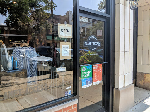 Clothing Store «Planet Access Company Store», reviews and photos, 4727 N Lincoln Ave, Chicago, IL 60625, USA