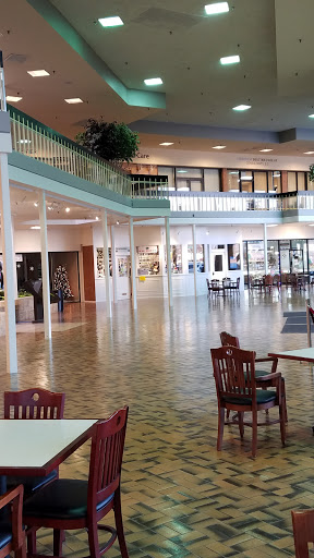 Shopping Mall «Oak Mill Mall», reviews and photos, 7900 N Milwaukee Ave, Niles, IL 60714, USA