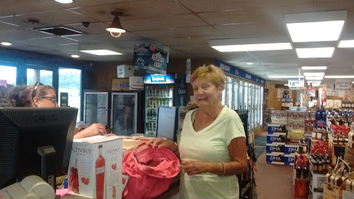 Liquor Store «Point Package Liquors», reviews and photos, 3030 E 10th St, Jeffersonville, IN 47130, USA