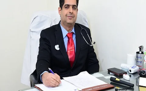 Dr Vijay Kapoor- Physician in Old Gurgaon | Best Headache Specialist, Asthma/Chest Specialist, Diabetes/Online Family Doctor image