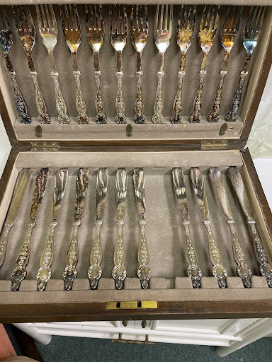 Thrift Store «Tambourine Resale Shop», reviews and photos, 1619 10th Ave, Vero Beach, FL 32960, USA