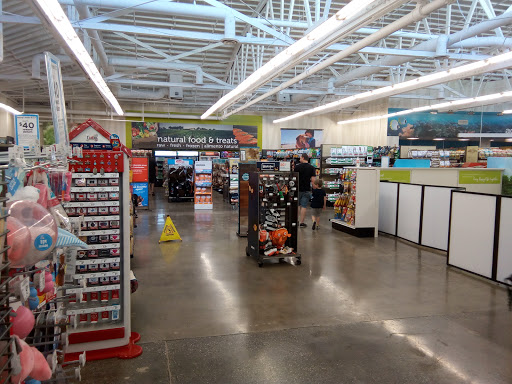 Pet Supply Store «Petco Animal Supplies», reviews and photos, 845 S Arroyo Pkwy, Pasadena, CA 91105, USA