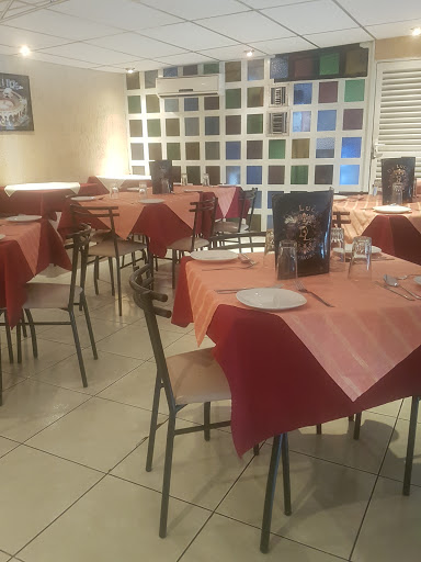 De Luces Restaurant