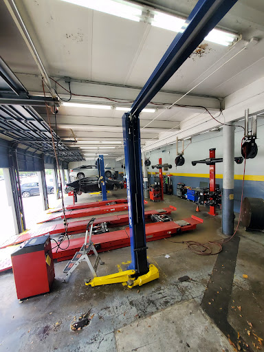 Tire Shop «Goodyear Auto Service Center», reviews and photos, 9001 S Dixie Hwy, Pinecrest, FL 33156, USA