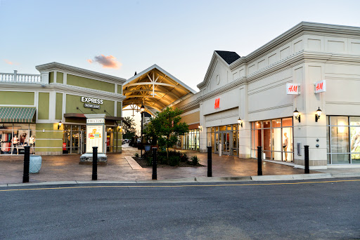 Shopping Mall «The Outlet Shoppes of the Bluegrass», reviews and photos, 1155 Buck Creek Rd, Simpsonville, KY 40067, USA