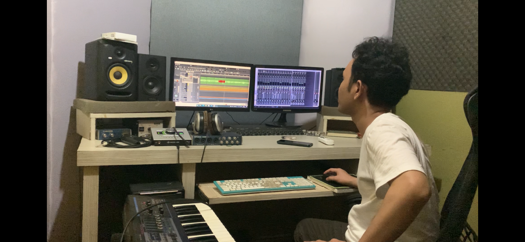 Y Studio Recording Photo