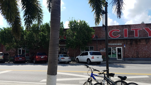 Supermarket «Pompano Supermarket», reviews and photos, 11 NE 3rd St, Pompano Beach, FL 33060, USA