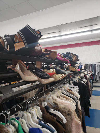 Thrift Store «Park Avenue Thrift», reviews and photos, 1021 Jesse Jewell Pkwy, Gainesville, GA 30501, USA