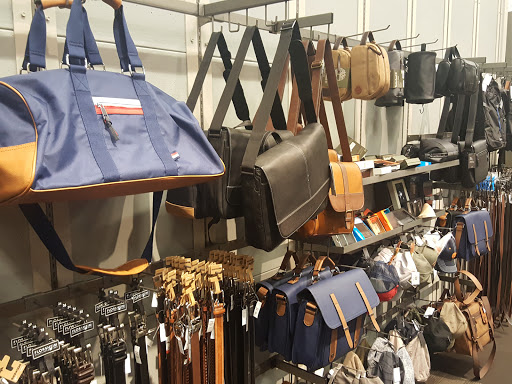 Shoe Store «DSW Designer Shoe Warehouse», reviews and photos, 110 Slater St, Manchester, CT 06040, USA