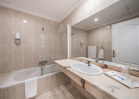 Photos du propriétaire hôtels HOTEL URBAN BEACH 29793 El Morche