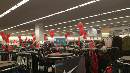 Department Store «Nordstrom Rack The Shops at Oak Brook Place», reviews and photos, 2155 22nd St, Oak Brook, IL 60523, USA