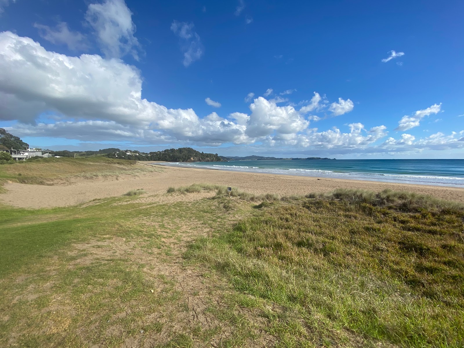 Woolleys Bay Beach'in fotoğrafı doğal alan içinde bulunmaktadır