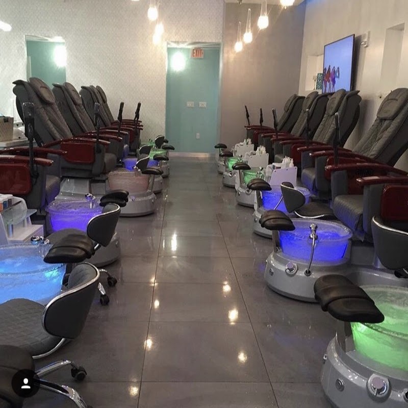 Lavish Spa & Nail Lounge Kapolei