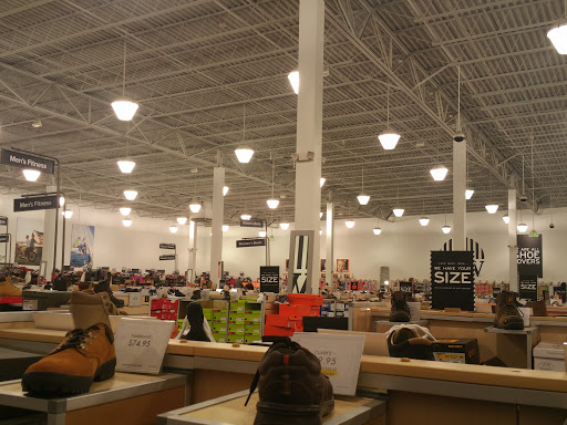 Shoe Store «DSW Designer Shoe Warehouse», reviews and photos, 1820 South Randall Road, Algonquin, IL 60102, USA