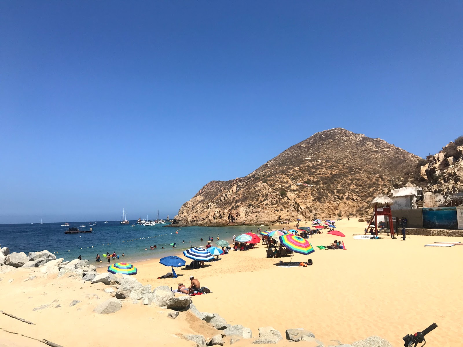 Foto von Playa Cabo San Lucas mit feiner beiger sand Oberfläche