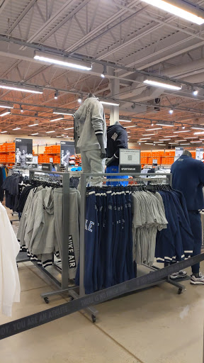 Sporting Goods Store «Nike Factory Store», reviews and photos, 1 Premium Outlet Blvd #699, Tinton Falls, NJ 07753, USA