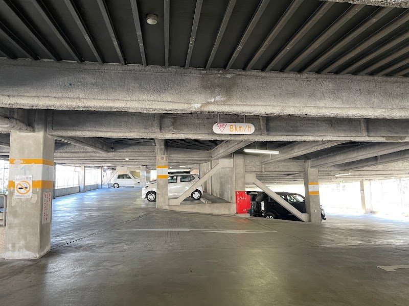 諏訪市営駅前駐車場